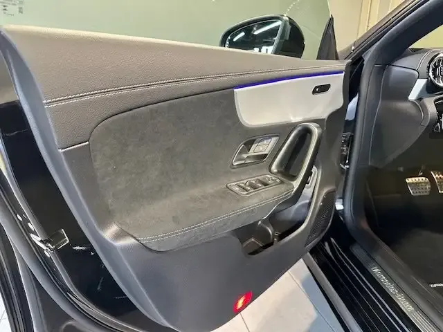 Mercedes-Benz CLA 220