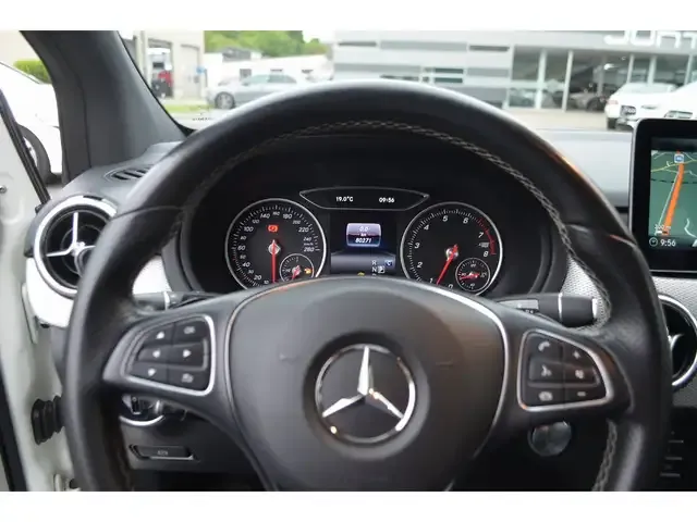 Mercedes-Benz B 200