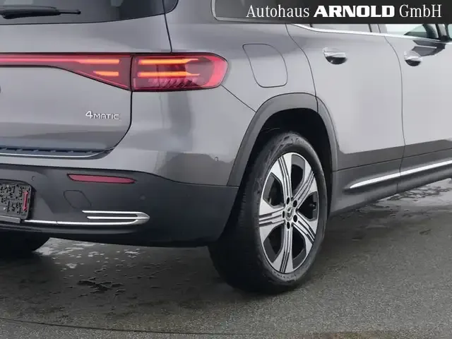 Mercedes-Benz EQB 300