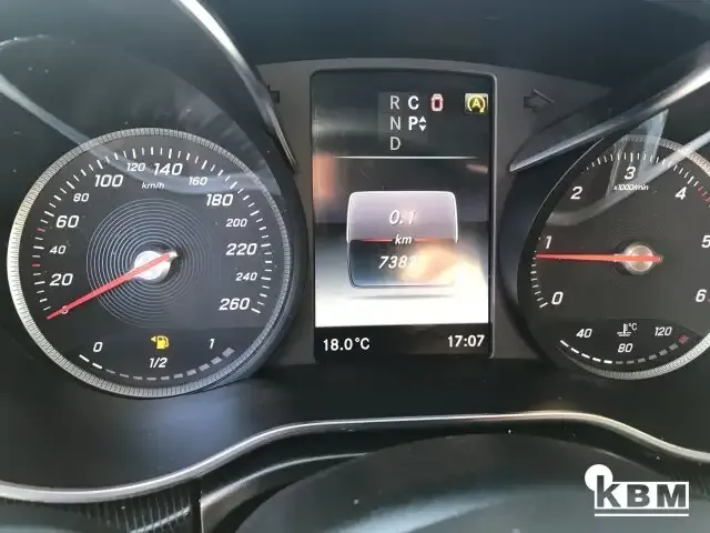Mercedes-Benz V 250