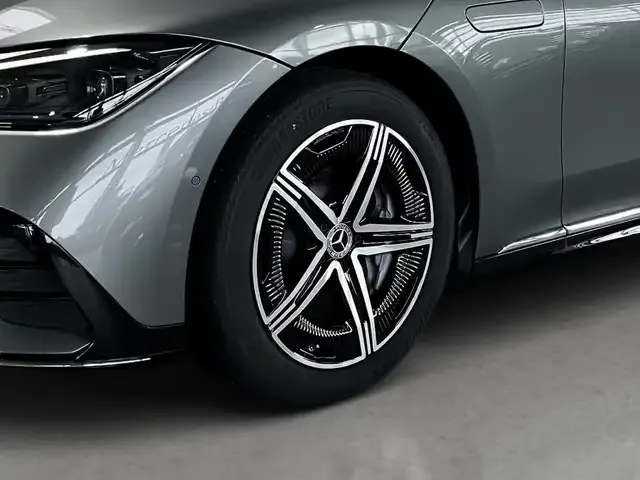 Mercedes-Benz EQE 500