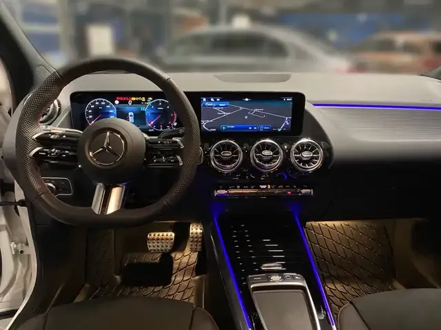 Mercedes-Benz GLA 220