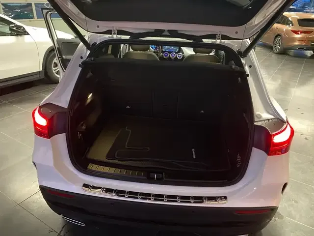 Mercedes-Benz GLA 220