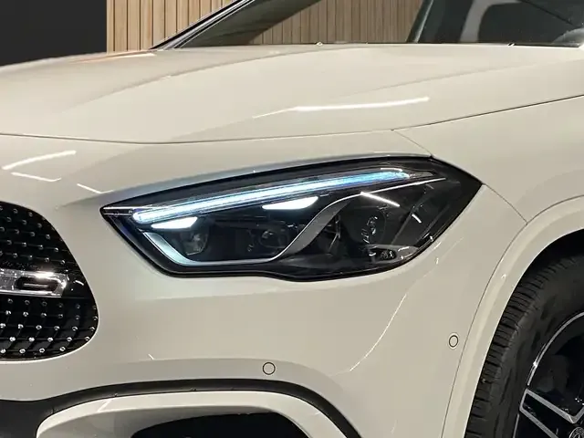 Mercedes-Benz GLA 220