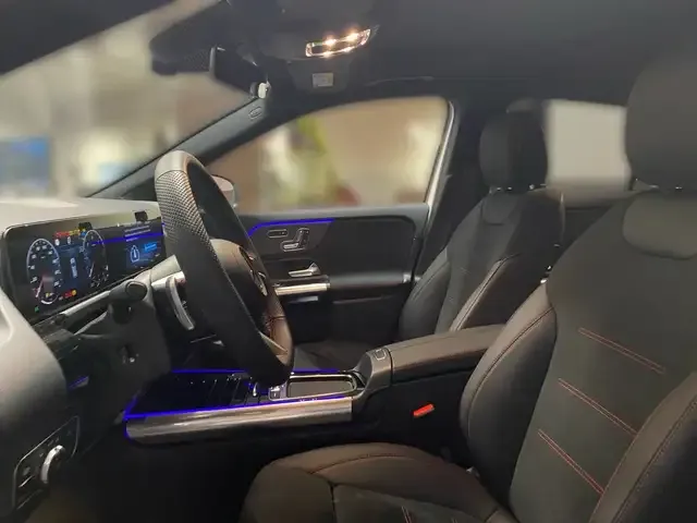 Mercedes-Benz GLA 220