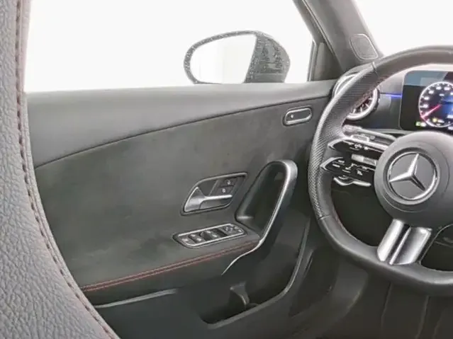 Mercedes-Benz EQA 300