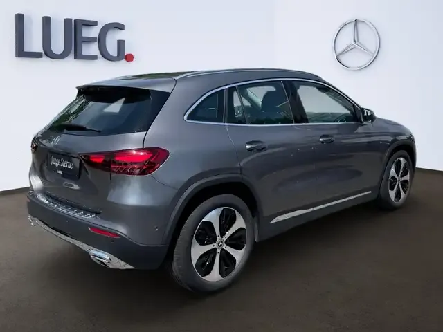 Mercedes-Benz GLA 200