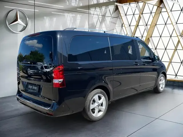 Mercedes-Benz V 220