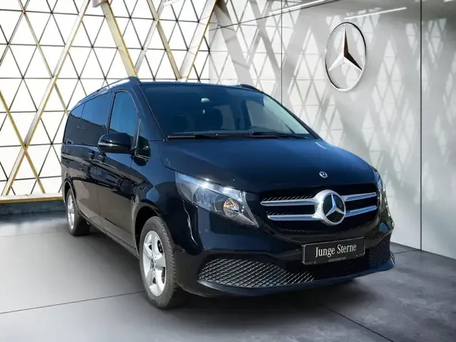 Mercedes-Benz V 220