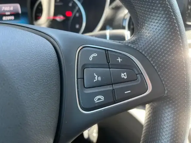 Mercedes-Benz V 220