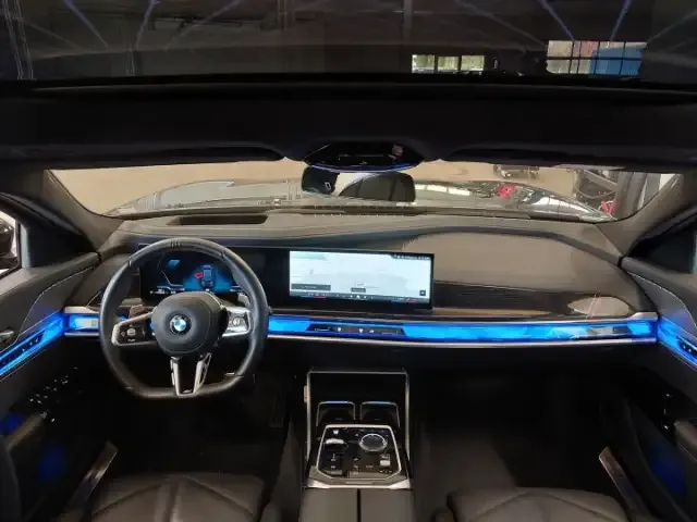 BMW 740