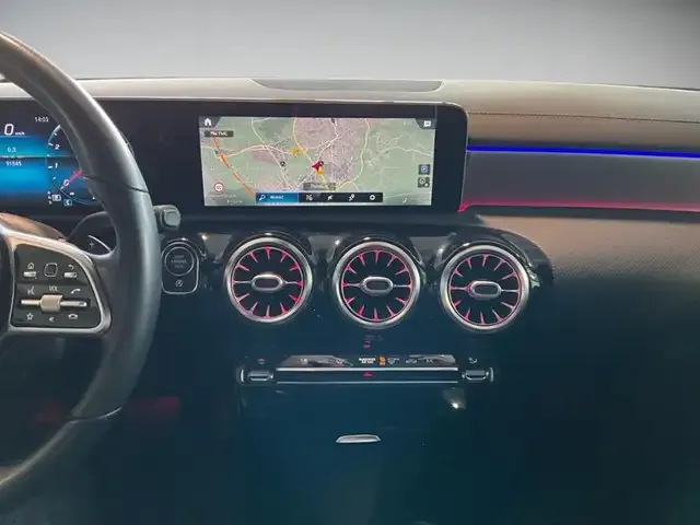 Mercedes-Benz CLA 180