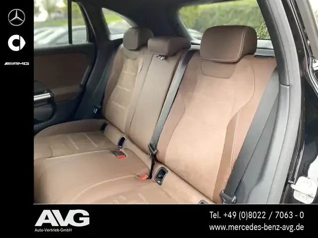 Mercedes-Benz GLA 220