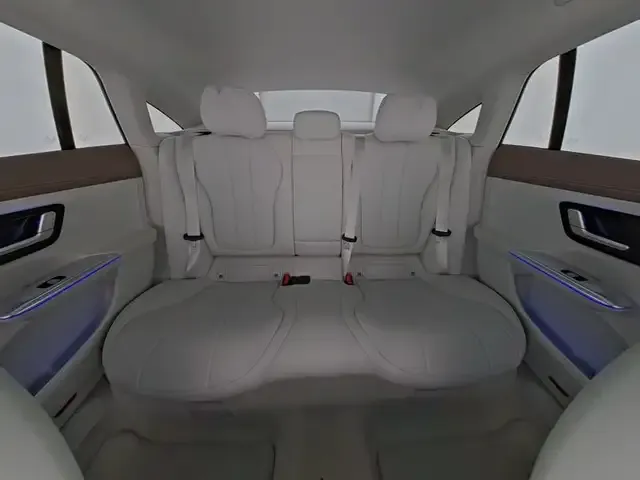 Mercedes-Benz EQE 350
