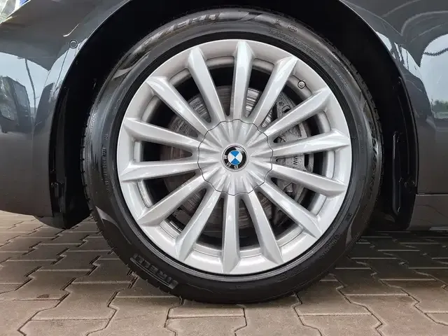 BMW 740