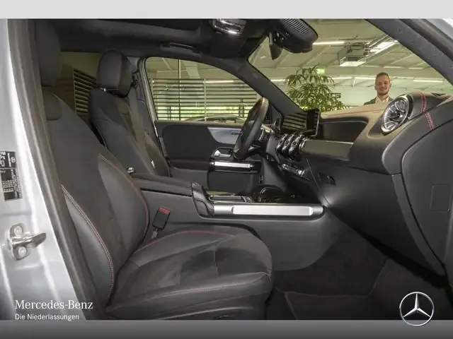 Mercedes-Benz EQB 350