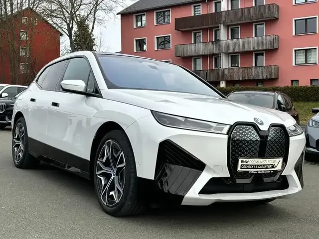 BMW iX
