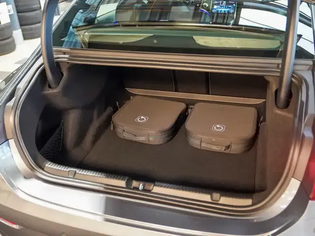 Mercedes-Benz EQE 300