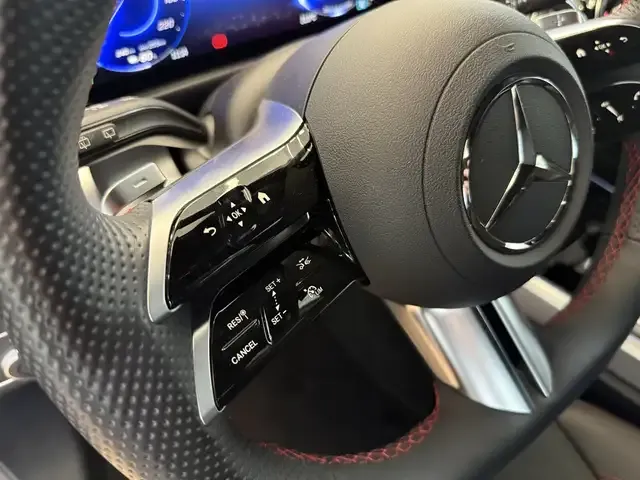 Mercedes-Benz EQB 300