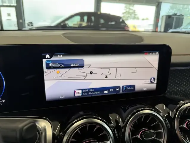 Mercedes-Benz EQB 300