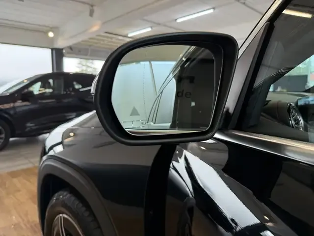 Mercedes-Benz EQB 300