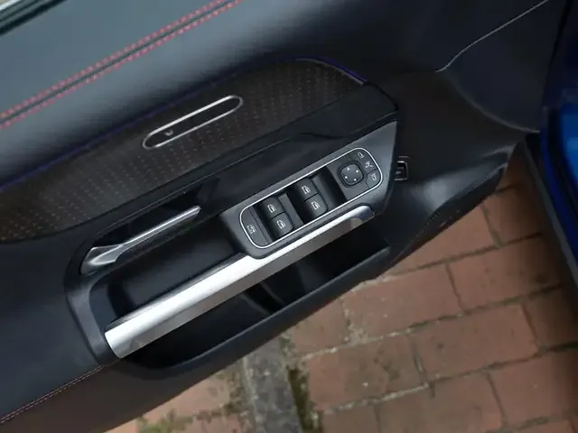 Mercedes-Benz GLB 250