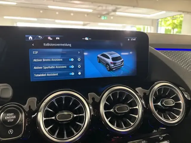 Mercedes-Benz GLA 180