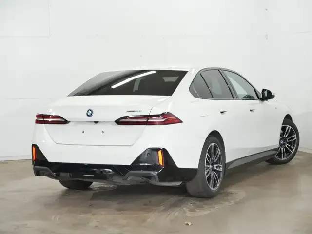 BMW i5