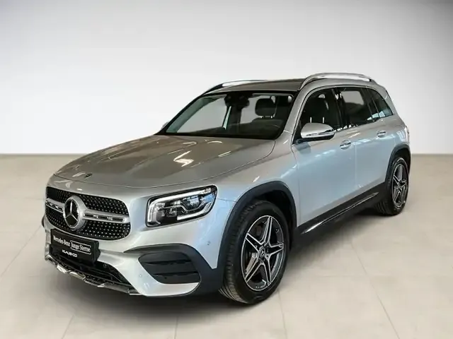Mercedes-Benz GLB 220