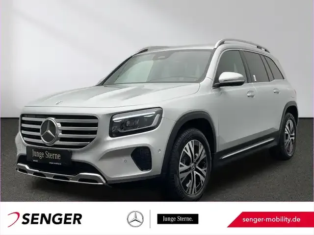 Mercedes-Benz GLB 220