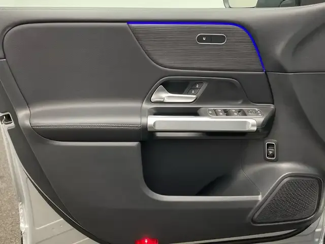 Mercedes-Benz GLB 220