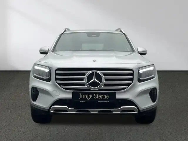 Mercedes-Benz GLB 220