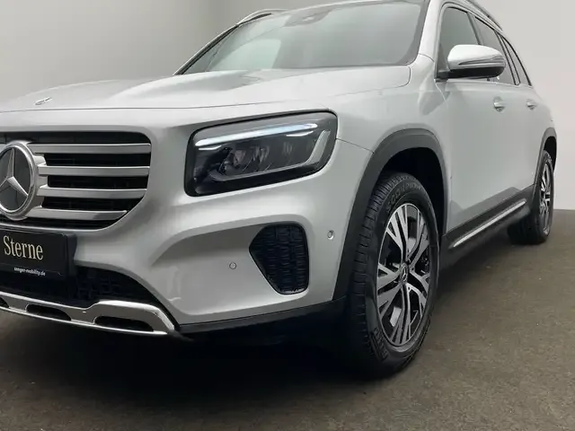 Mercedes-Benz GLB 220