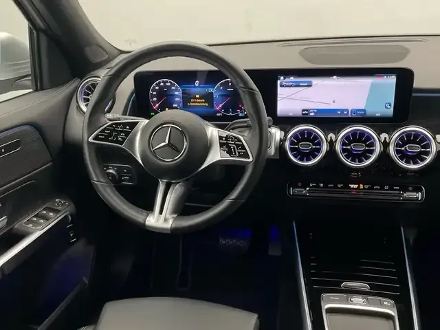Mercedes-Benz GLB 220