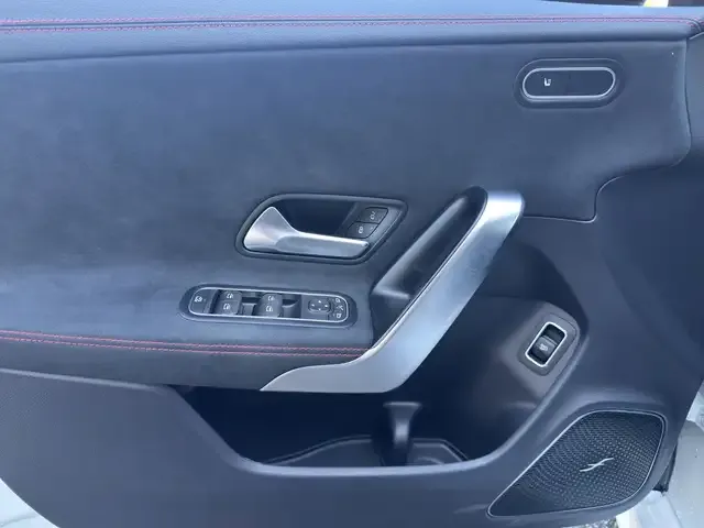 Mercedes-Benz CLA 220