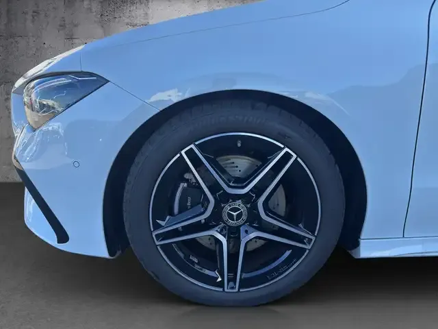 Mercedes-Benz CLA 220