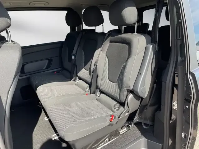 Mercedes-Benz V 220