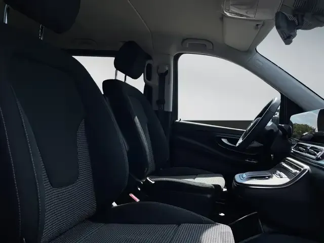 Mercedes-Benz V 220