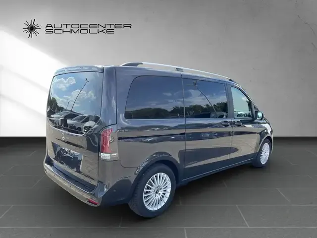 Mercedes-Benz V 220