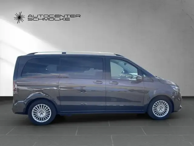 Mercedes-Benz V 220