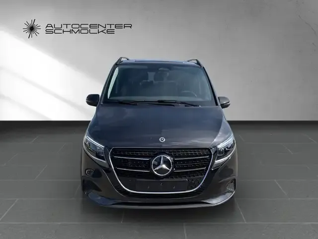 Mercedes-Benz V 220