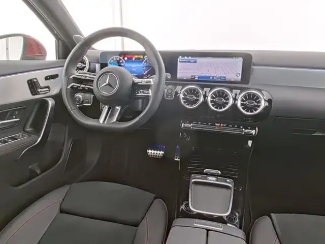Mercedes-Benz A 220