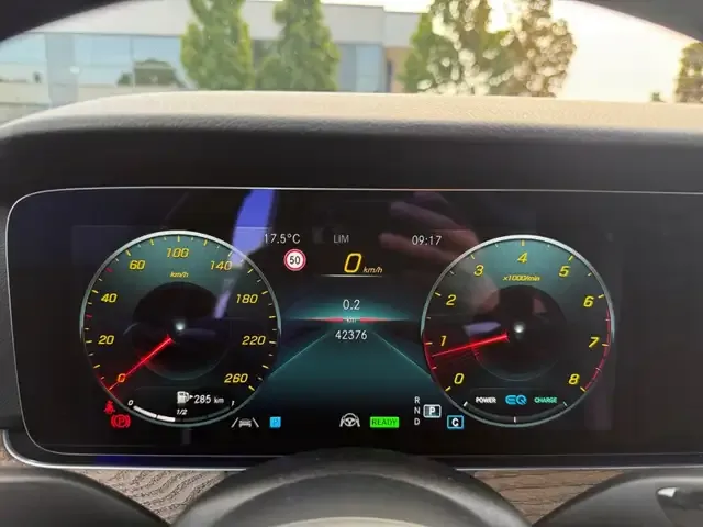 Mercedes-Benz E 300