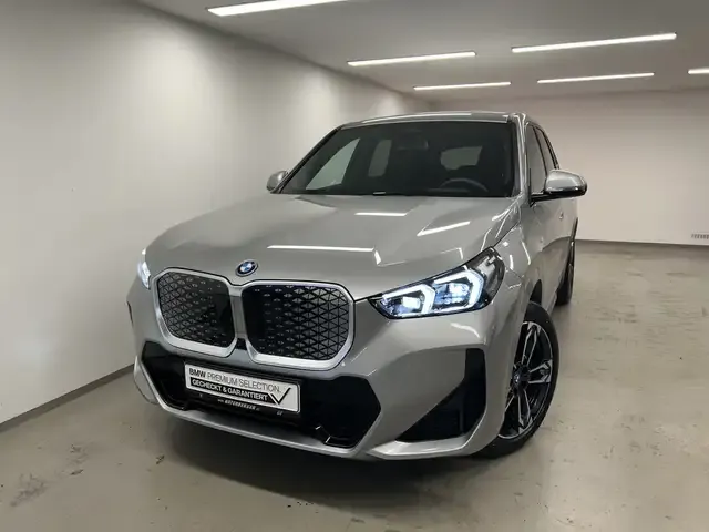 BMW iX1