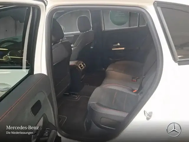 Mercedes-Benz EQA 300
