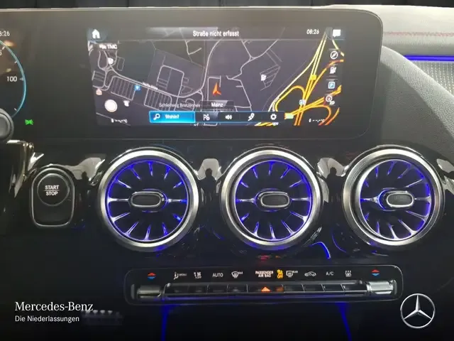 Mercedes-Benz EQA 300