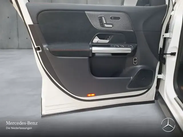 Mercedes-Benz EQA 300