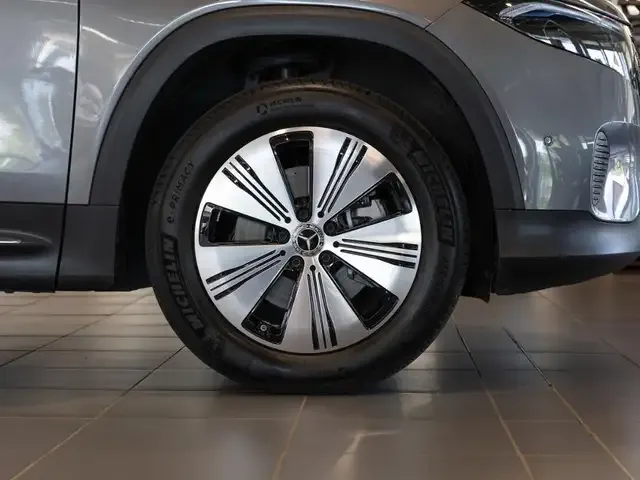 Mercedes-Benz EQB 300