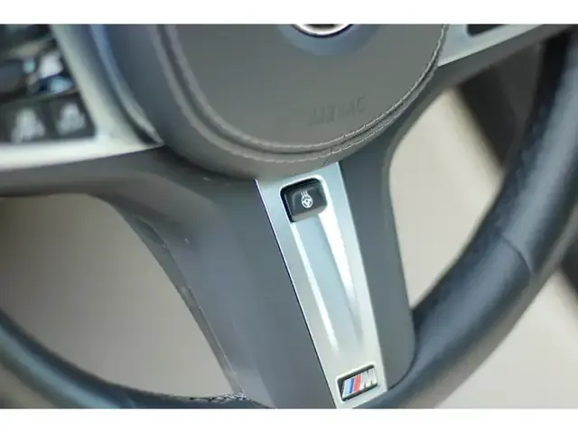 BMW 840