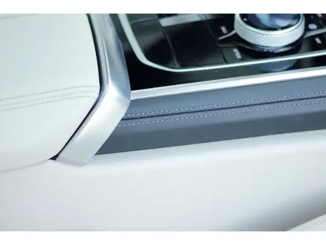 BMW 840